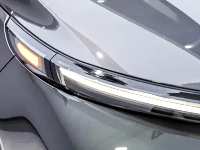 Li Auto L8 — Фото автомобиля 20