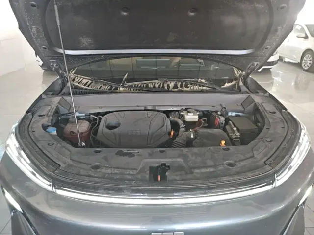 Geely Galaxy Starship 7 EM-i — Фото автомобиля 22