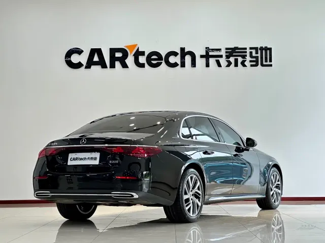 Mercedes-Benz E-Class — Фото автомобиля 16