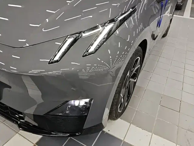 Lynk & Co Z20 — Фото автомобиля 23
