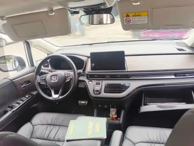 Honda Odyssey — Фото автомобиля 12