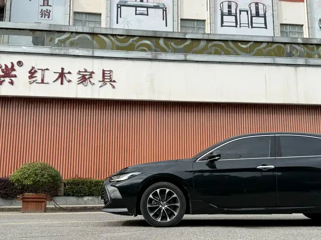 Toyota Avalon — Фото автомобиля 2