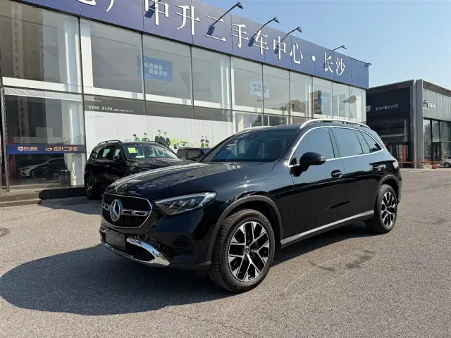 Фотография автомобиля — Mercedes-Benz GLC-Class