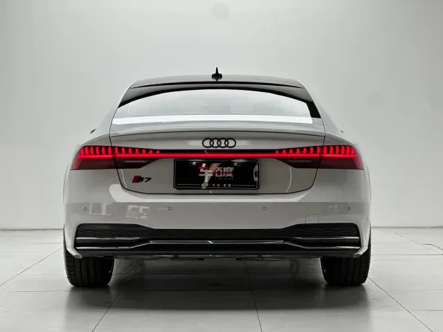 Audi A7 — Фото автомобиля 5