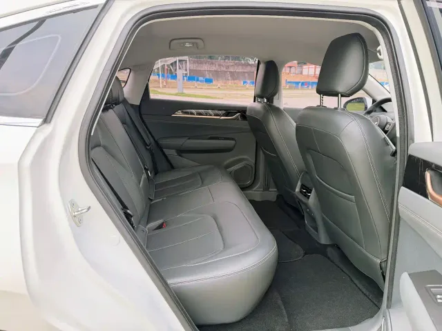 Wuling Starlight — Фото автомобиля 14