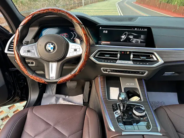 BMW X5 — Фото автомобиля 14