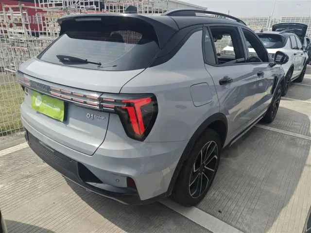 Lynk & Co 01 — Фото автомобиля 4