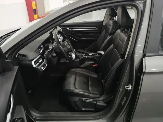 Geely Emgrand — Фото автомобиля 10