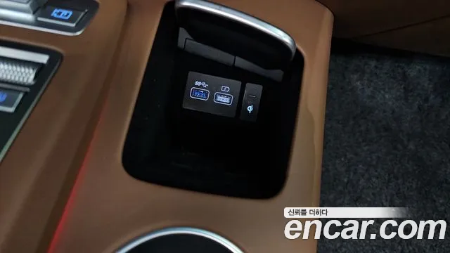 Genesis GV70 2.5T Бензин AWD — Фото автомобиля 29
