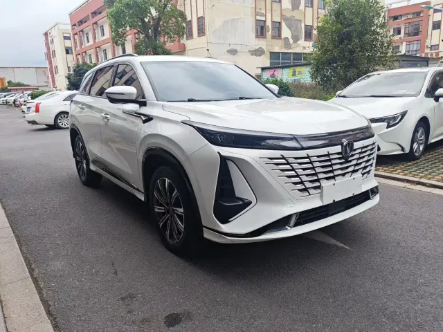Changan CS75 Plus — Фото автомобиля 2