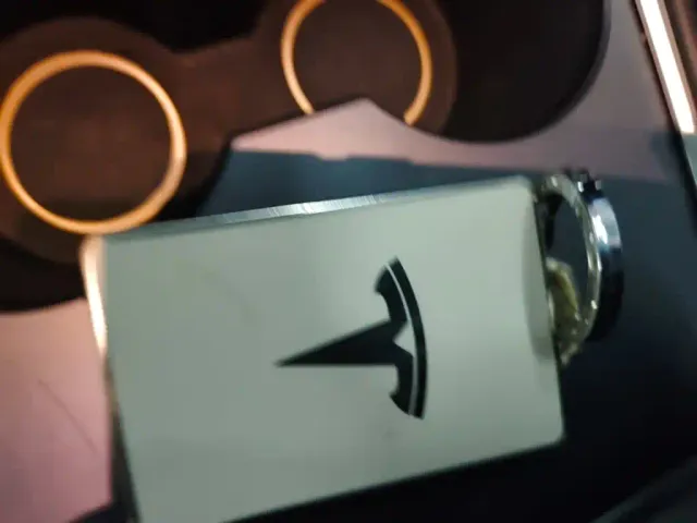 Tesla Model Y — Фото автомобиля 8