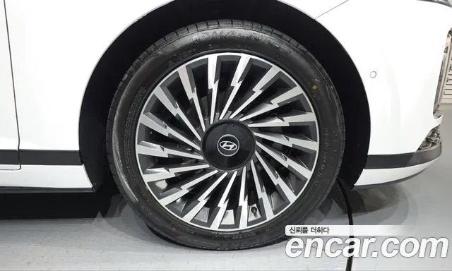 Hyundai Grandeur GN7 — Фото автомобиля 6