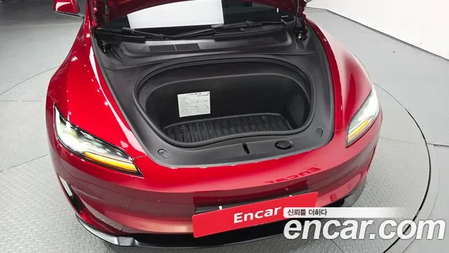 Tesla Model 3 — Фото автомобиля 9