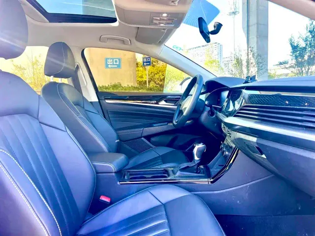 Volkswagen Passat — Фото автомобиля 10