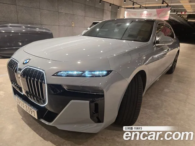 Фотография автомобиля — BMW 7 Series G70