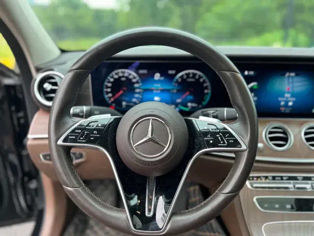 Mercedes-Benz E-Class — Фото автомобиля 10