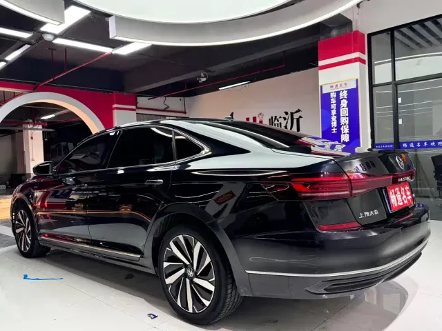 Volkswagen Passat — Фото автомобиля 11