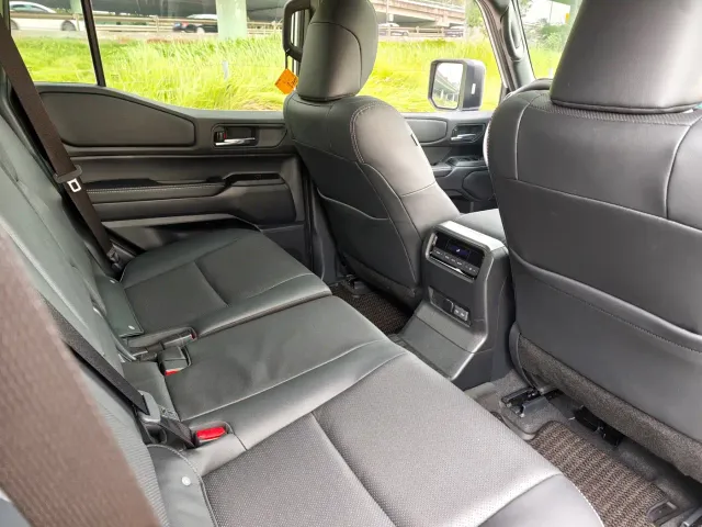 Toyota Prado — Фото автомобиля 9