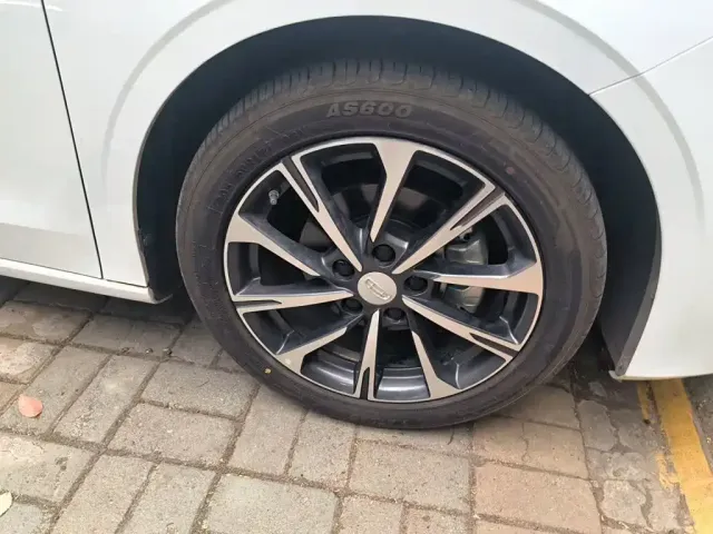 Geely Emgrand 2025 4th Gen 1.5L CVT Premium — Фото автомобиля 26