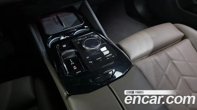 BMW 5 Series G60 — Фото автомобиля 12