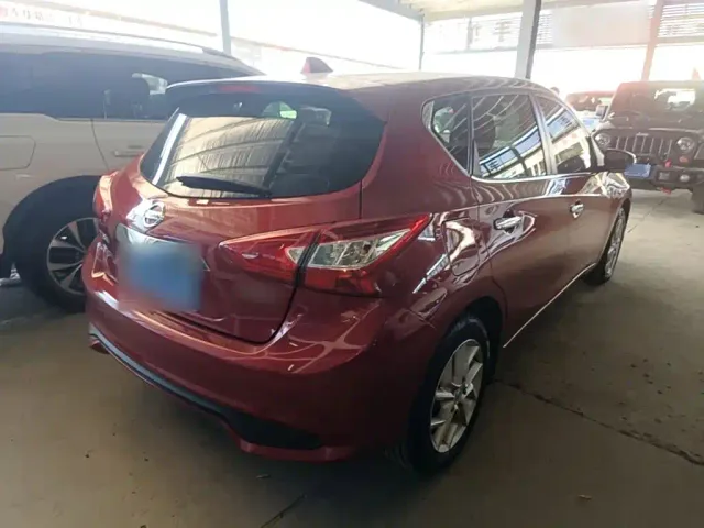 Nissan Tiida — Фото автомобиля 6