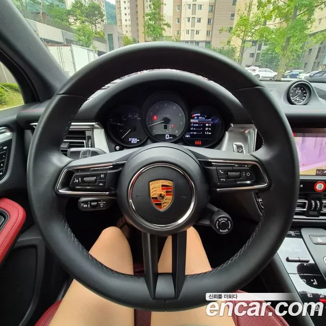 Porsche Macan — Фото автомобиля 11