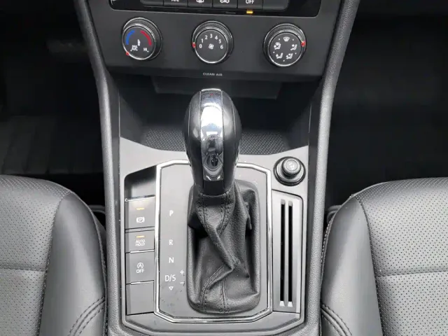 Volkswagen Lavida — Фото автомобиля 13