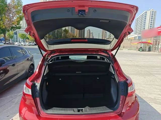 Nissan Tiida — Фото автомобиля 18