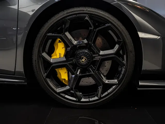 Lamborghini Huracan — Фото автомобиля 14