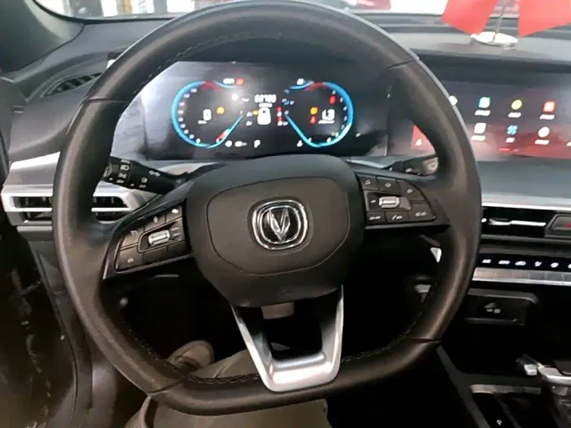 Changan CS35 Plus — Фото автомобиля 10