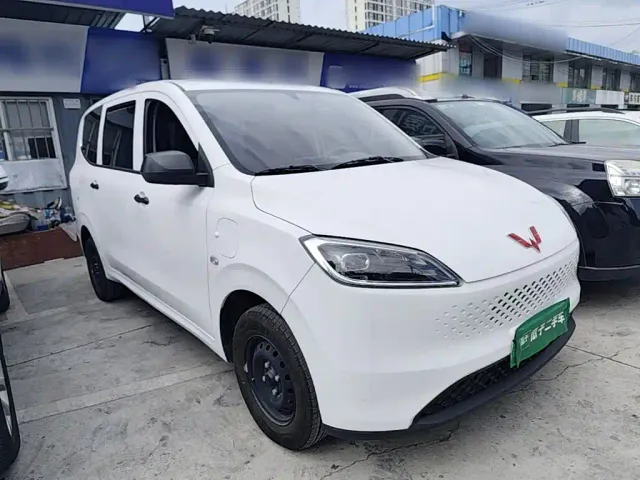 Wuling Hongguang — Фото автомобиля 3