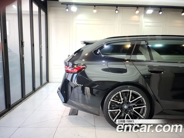 BMW M5 G90 — Фото автомобиля 5