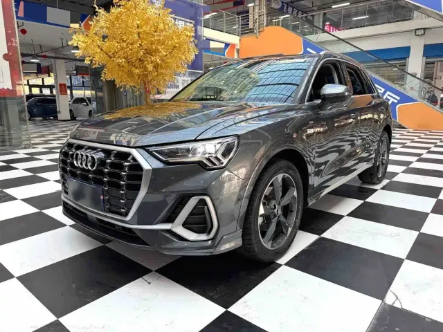 Фотография автомобиля — Audi Q3