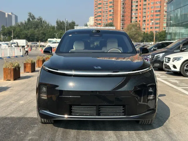 Li Auto L9 — Фото автомобиля 3