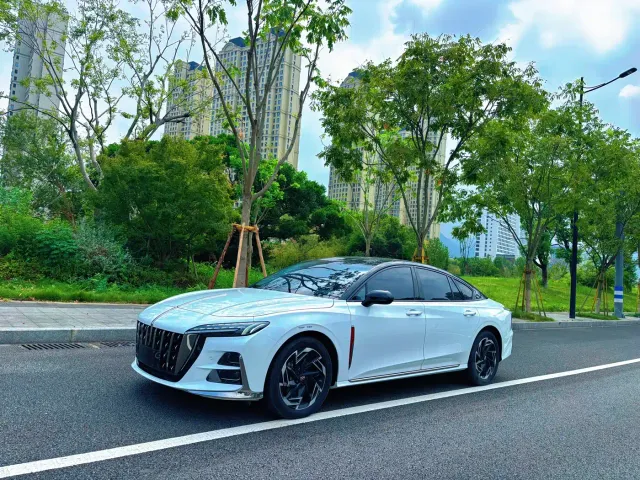 Фотография автомобиля — Hongqi H6
