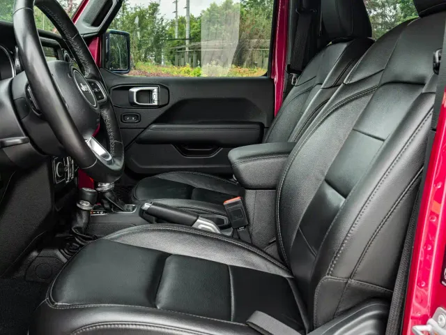 Jeep Wrangler — Фото автомобиля 11