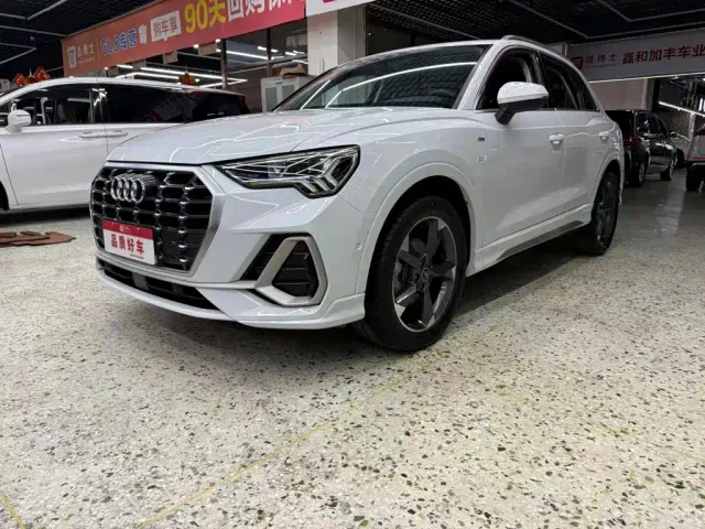 Фотография автомобиля — Audi Q3