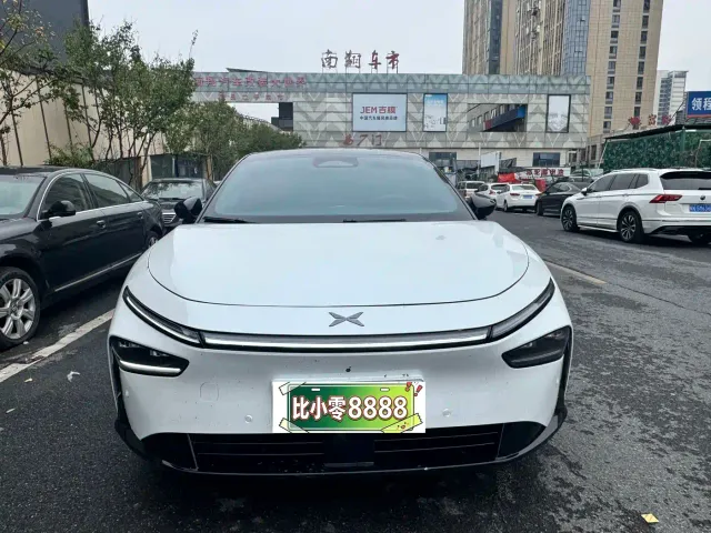Xpeng P7+ — Фото автомобиля 2