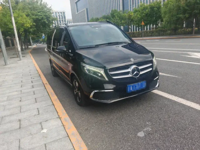 Mercedes-Benz V-Class — Фото автомобиля 3