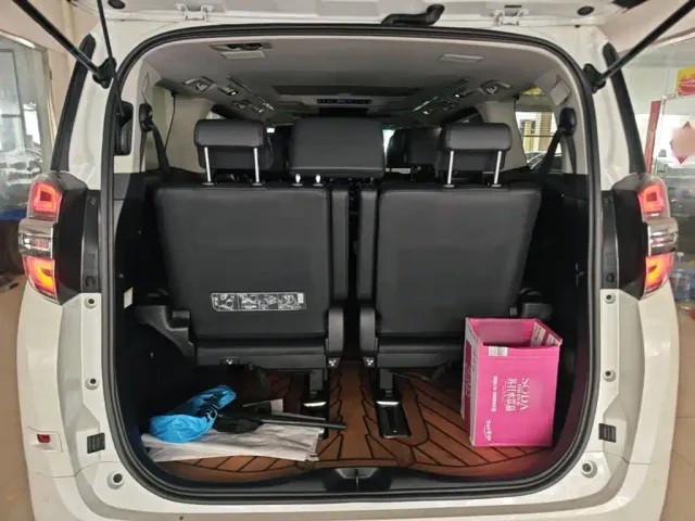 Toyota Vellfire — Фото автомобиля 18