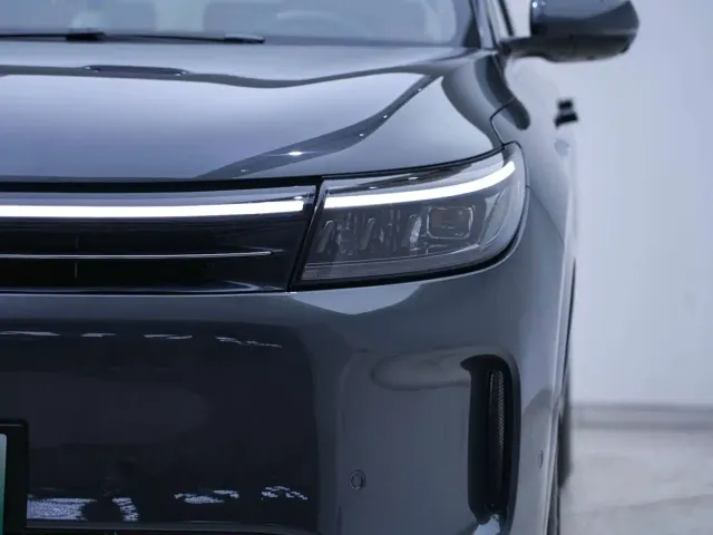 Aito M7 — Фото автомобиля 9
