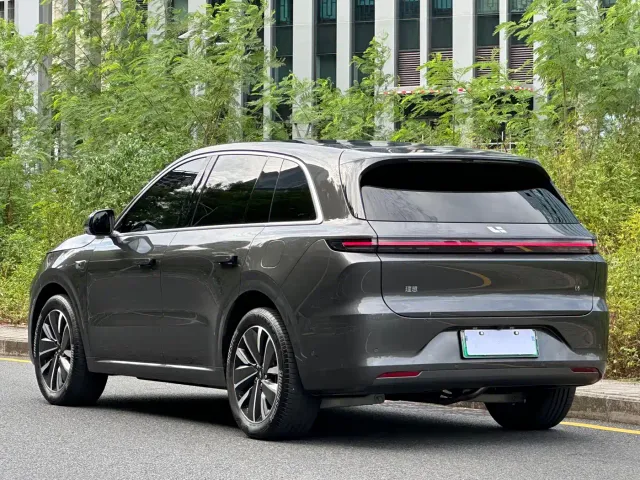 Li Auto L6 — Фото автомобиля 13