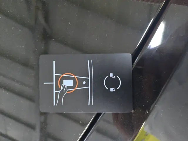 Tesla Model Y — Фото автомобиля 8