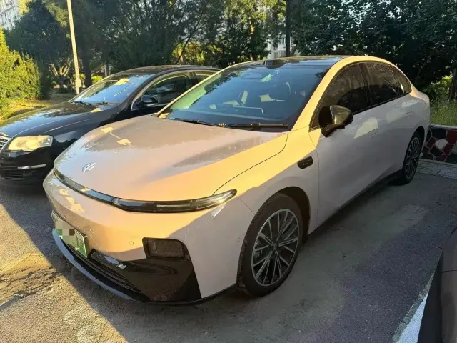 Фотография автомобиля — Leapmotor B01