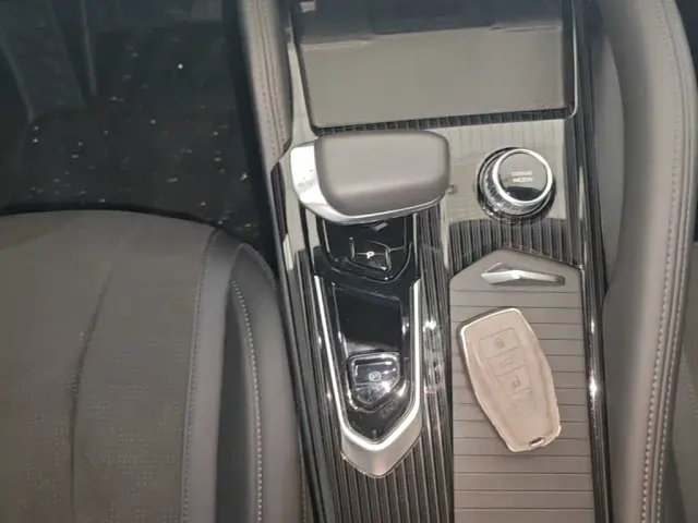 Geely Xingyue L — Фото автомобиля 13