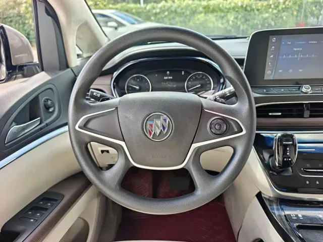 Buick GL8 — Фото автомобиля 10