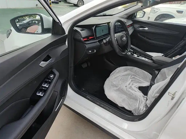Geely Binrui — Фото автомобиля 15