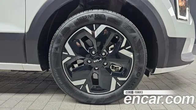 Kia Niro — Фото автомобиля 6