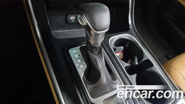Kia Carnival Generation 4 — Фото автомобиля 12