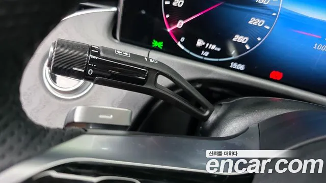 Mercedes-Benz E-Class — Фото автомобиля 25